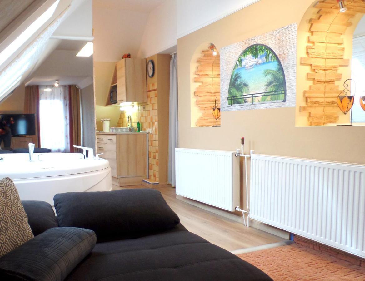 Apartman Siesta Buek - Buekfuerdo Екстер'єр фото